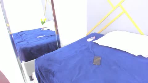 Snapshot of alaia_colins chatting on 02.12.25 alaia_colins online show from 02.12.25