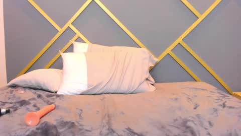 Snapshot of alaia_colins chatting on 02.26.25 alaia_colins online show from 02.26.25