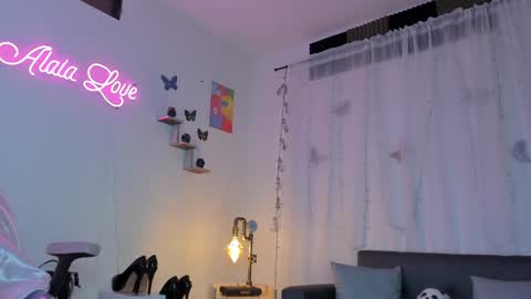 Snapshot of alaia_love77 chatting on 01.25.25 Alaia online show from 01.25.25