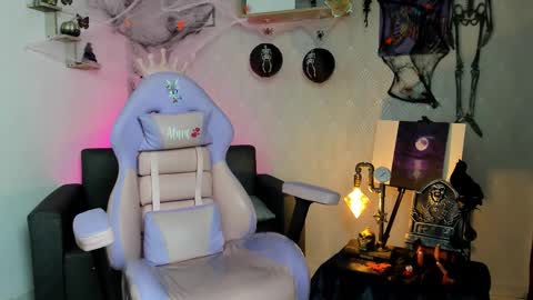 Snapshot of alaia_love77 chatting on 10.11.25 Alaia online show from 10.11.25