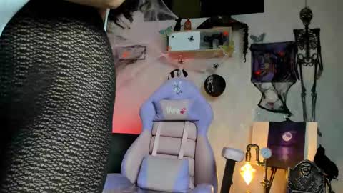 Snapshot of alaia_love77 chatting on 10.16.25 Alaia online show from 10.16.25