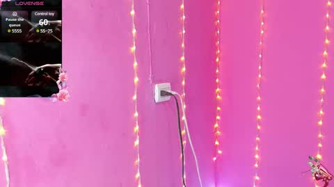Snapshot of alaiia_rosse chatting on 03.05.25 Alaiia online show from 03.05.25