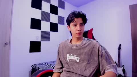 Snapshot of alan_boy01 chatting on 10.03.25 Alan Boy online show from 10.03.25