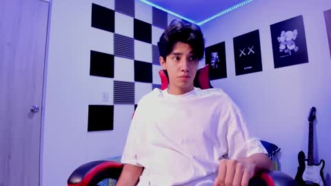 Snapshot of alan_boy01 chatting on 10.13.25 Alan Boy online show from 10.13.25