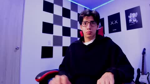 Snapshot of alan_boy01 chatting on 10.15.25 Alan Boy online show from 10.15.25