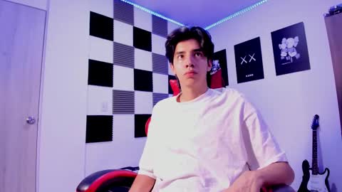 Snapshot of alan_boy01 chatting on 10.18.25 Alan Boy online show from 10.18.25