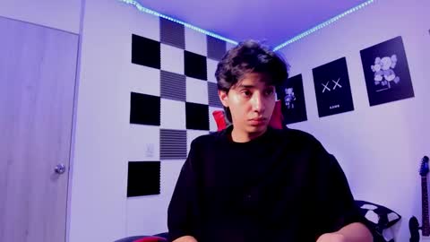 Snapshot of alan_boy01 chatting on 10.19.25 Alan Boy online show from 10.19.25