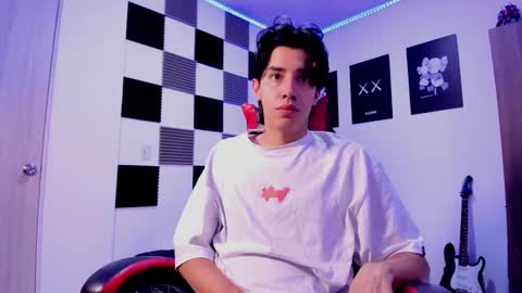 Snapshot of alan_boy01 chatting on 10.20.25 Alan Boy online show from 10.20.25