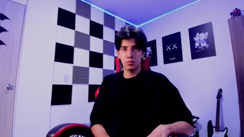 Snapshot of alan_boy01 chatting on 10.25.25 Alan Boy online show from 10.25.25