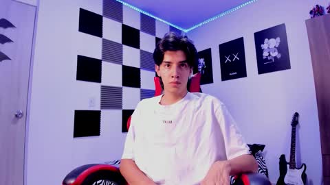 Snapshot of alan_boy01 chatting on 10.26.25 Alan Boy online show from 10.26.25