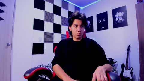 Snapshot of alan_boy01 chatting on 10.30.25 Alan Boy online show from 10.30.25