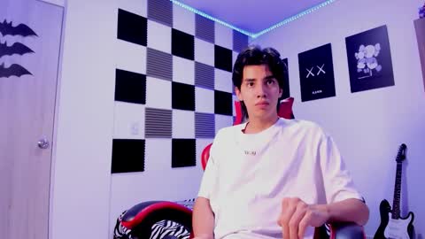 Snapshot of alan_boy01 chatting on 10.31.25 Alan Boy online show from 10.31.25