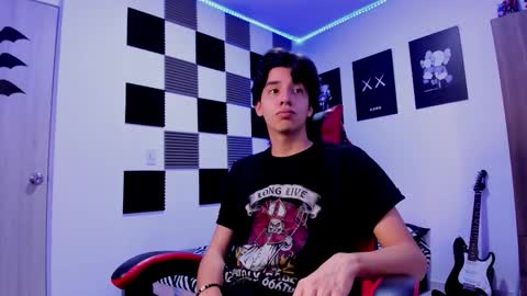 Snapshot of alan_boy01 chatting on 11.07.25 Alan Boy online show from 11.07.25