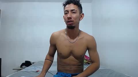 Snapshot of alan_gay chatting on 11.01.25 Alan online show from 11.01.25