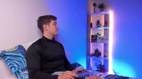 Snapshot of alan_hadid1 chatting on 11.10.25 Alan Hadid online show from 11.10.25