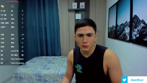 Alan  Kevin can we reach 100 thumbs up please guys  online show from 03.08.25