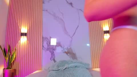 A L A N A  online show from 09.22.25