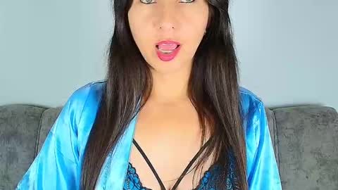 alana_pink95 online show from 11.18.25