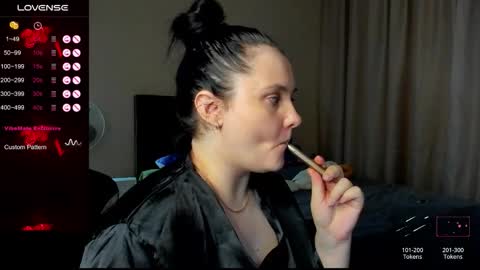 Snapshot of alanabrox chatting on 11.05.25 Julia online show from 11.05.25