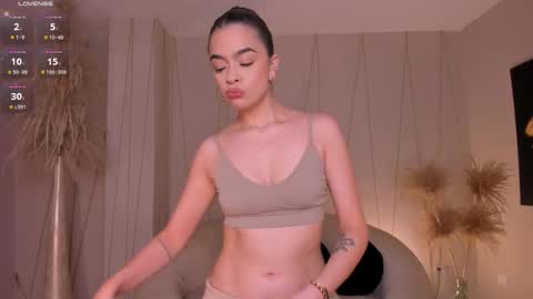 Snapshot of alanacraft chatting on 10.03.25 Alana online show from 10.03.25