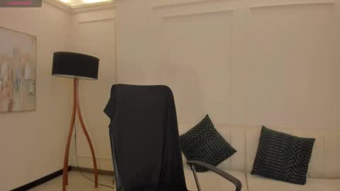 Snapshot of alanacraft chatting on 10.15.25 Alana online show from 10.15.25