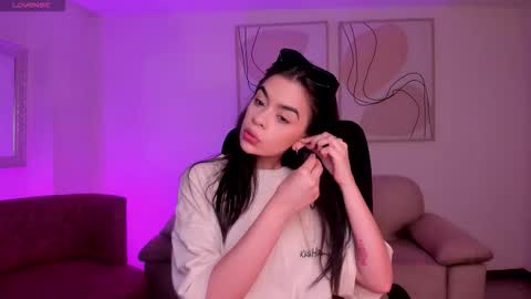 Snapshot of alanacraft chatting on 10.23.25 Alana online show from 10.23.25