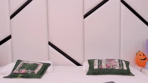 Alana online show from 10.22.25