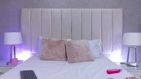 Alanah Bustamante online show from 10.10.25