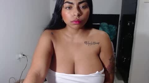 alanajonees online show from 12.24.24