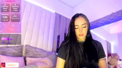 Snapshot of alanalexx chatting on 10.01.25 Marianna online show from 10.01.25