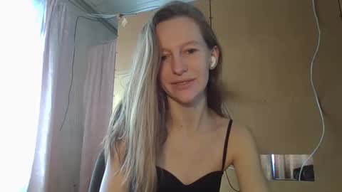 Elisa online show from 02.24.25