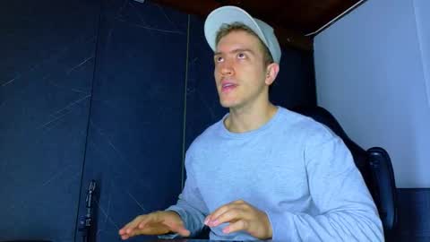 Snapshot of alanferrer chatting on 02.23.26 Alan Ferrer online show from 02.23.26