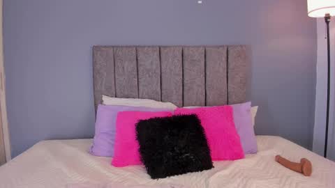 Snapshot of alannajones01 chatting on 02.10.26 Alanna online show from 02.10.26