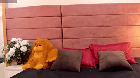 Snapshot of alannajonnes chatting on 10.12.25 Alanna Jonnes online show from 10.12.25