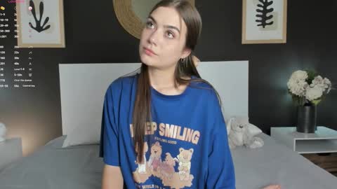 Snapshot of alannarusselll chatting on 10.14.25 Alanna Cute Russell online show from 10.14.25