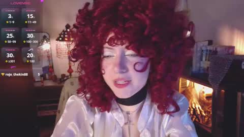 Snapshot of alaskagrace chatting on 11.12.25 Alaska Grace online show from 11.12.25