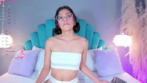 Snapshot of alassiahocthner chatting on 10.07.25 Alassia Hocthner online show from 10.07.25