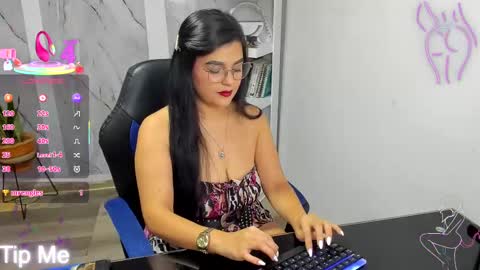 Snapshot of alayasmile chatting on 09.25.25 Alaya online show from 09.25.25