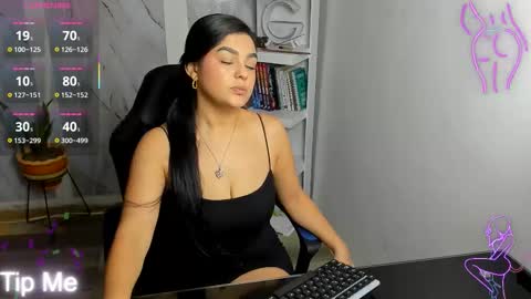 Snapshot of alayasmile chatting on 11.02.25 Alaya online show from 11.02.25