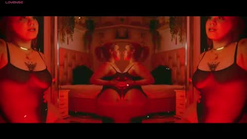 Snapshot of albaandthayron chatting on 10.04.25 albaandthayron online show from 10.04.25