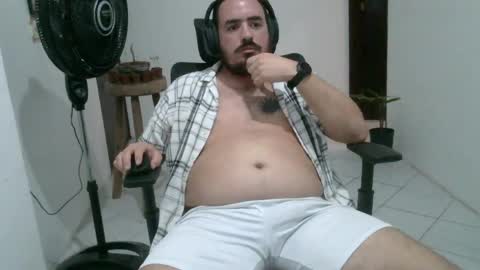 Snapshot of albearbr chatting on 04.21.26 Jabun online show from 04.21.26