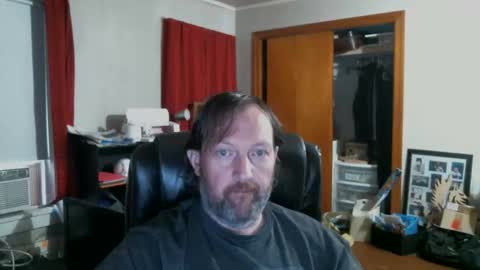 Snapshot of alberik2316 chatting on 10.03.25 Alberik online show from 10.03.25