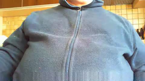 Snapshot of albert29 chatting on 10.15.25 albert29 online show from 10.15.25