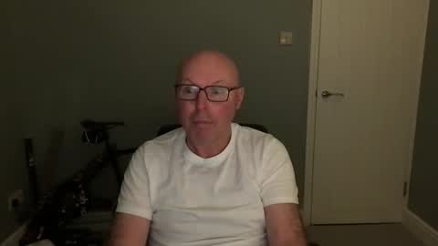 Snapshot of alc300170 chatting on 12.17.25 alc300170 online show from 12.17.25