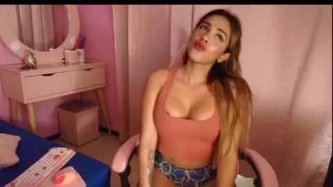 Snapshot of aldana_stone chatting on 05.31.26 aldana_stone online show from 05.31.26