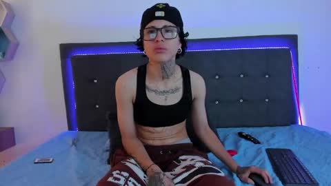 Snapshot of ale_cruzz chatting on 02.28.26 ale_cruzz online show from 02.28.26