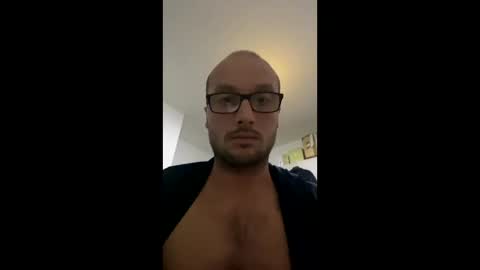 Snapshot of aleadr chatting on 12.06.24 aleadr online show from 12.06.24