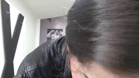 Snapshot of aleesha_cameron02 chatting on 12.14.25 Ale online show from 12.14.25