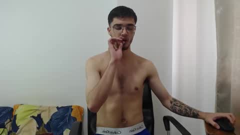 Snapshot of aleex_miller chatting on 10.03.25 aleex_miller online show from 10.03.25