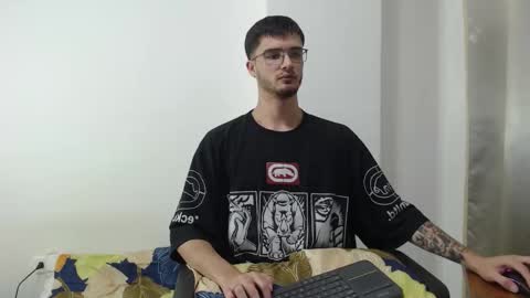 Snapshot of aleex_miller chatting on 10.04.25 aleex_miller online show from 10.04.25